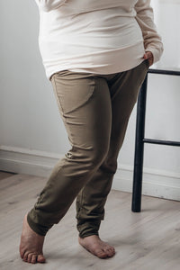 Atelier Veronique B | Romy Maternity Joggers