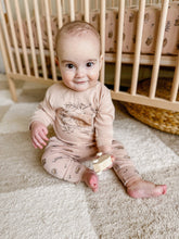 Load image into Gallery viewer, L&#39;oved Baby | Organic Sweatshirt &amp; Jogger Set