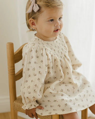 Quincy Mae | V Smocked Dress