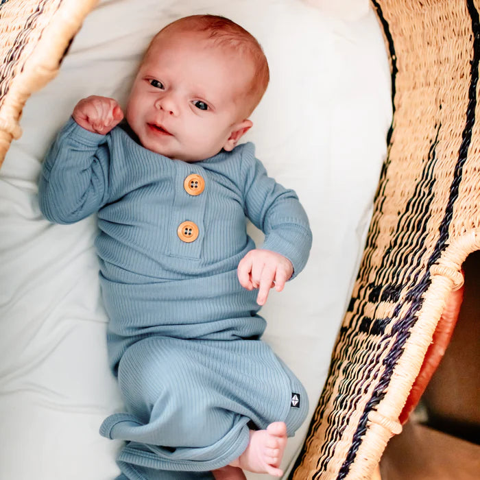 Knotted gown online and hat set