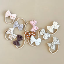 Load image into Gallery viewer, Little Luba | Classic Floral Bow Headband